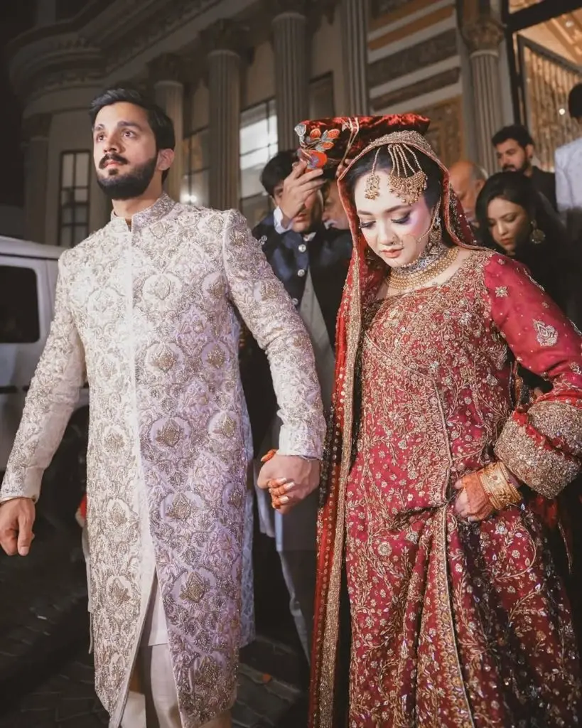 رجب بٹ کے اسراف شادی کے تحفے مداحوں کو چکرا کر رہ گئے۔