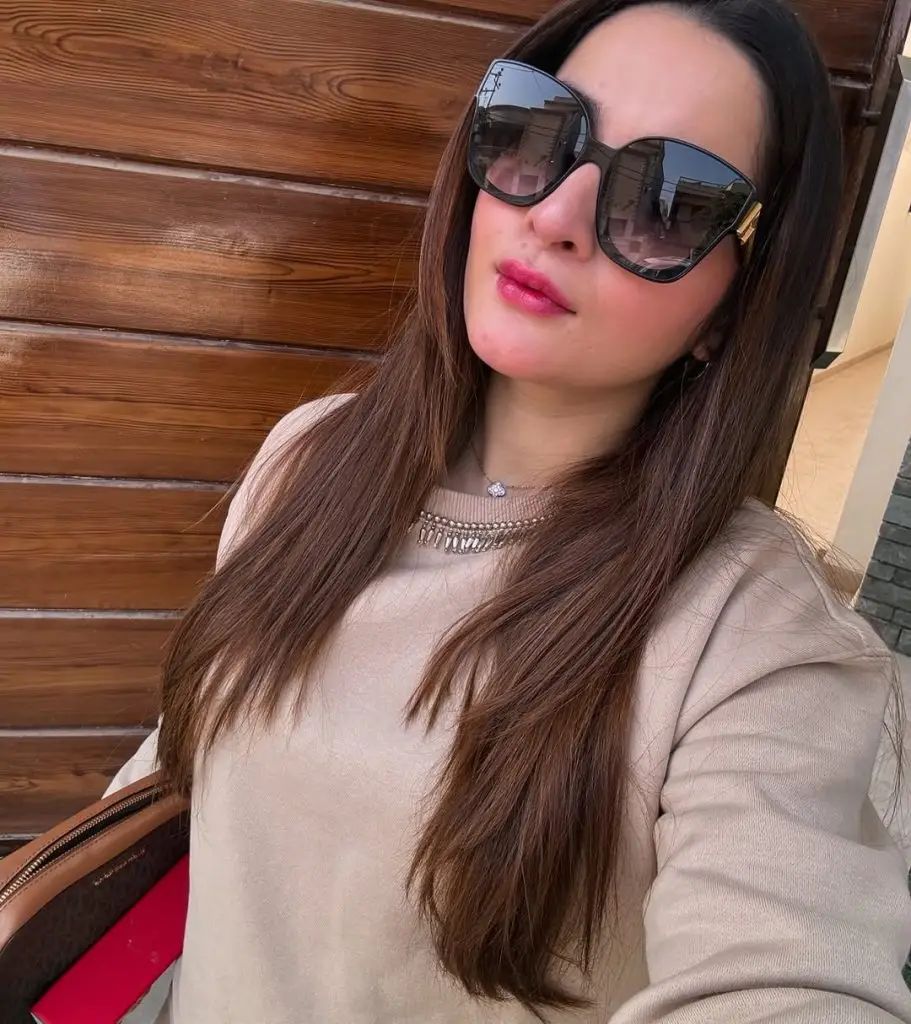 جمبو جمپ سے ایمن خان کی اپنی بیٹیوں کے ساتھ تصاویر