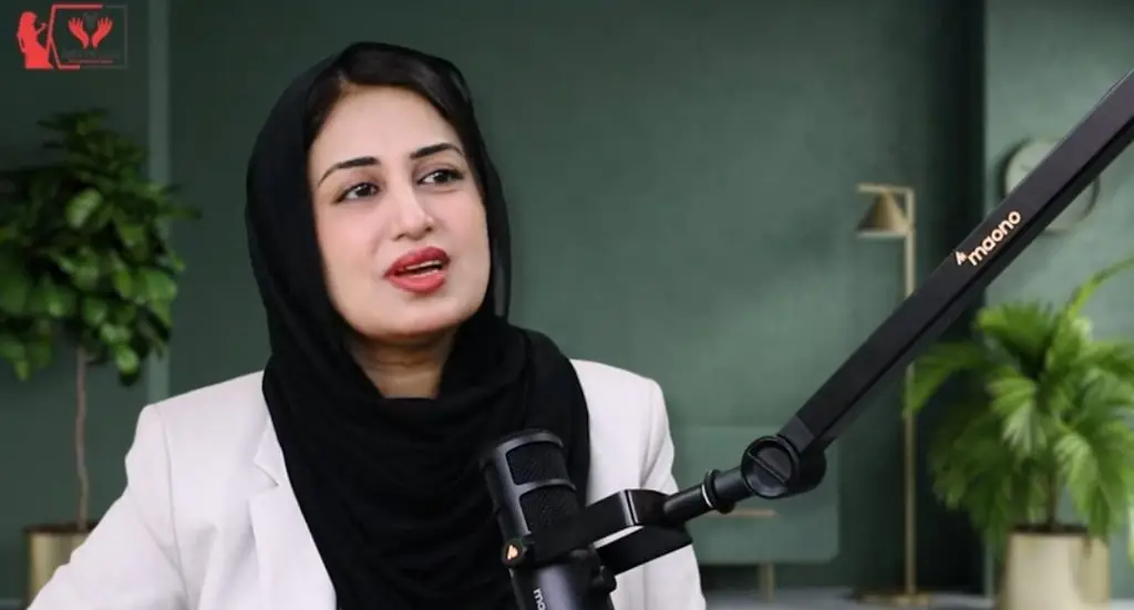 شوہر کی دوسری بیویاں پر اس کے خلاف لابنگ کرنے والی فرح آئکرار