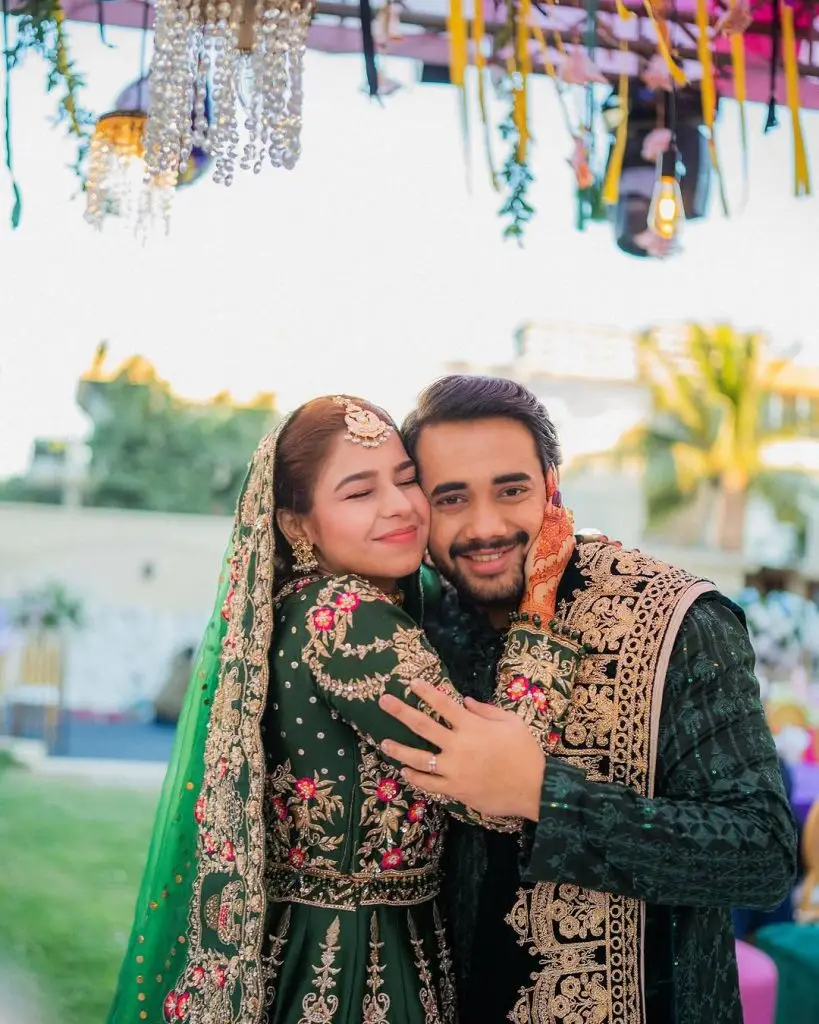 ہریم سوہیل اپنے مہندی پر سبز رنگ میں چمکتی ہے