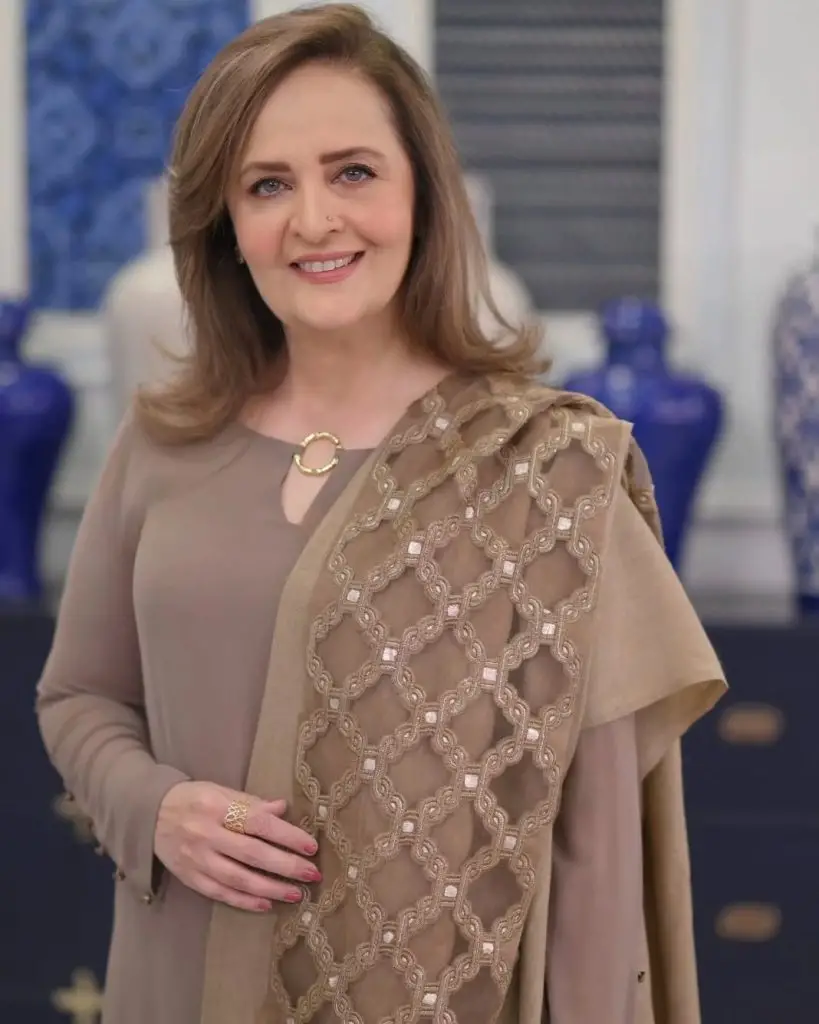 منازاہ عارف اور حنا بیت مختلف پہلوؤں پر تبادلہ خیال کرتے ہیں جو تعلقات کو برباد کر رہے ہیں