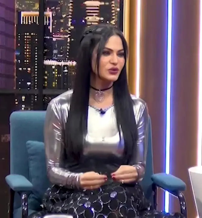 وینا ملک اپنے حجاب اور مذہبی سفر پر