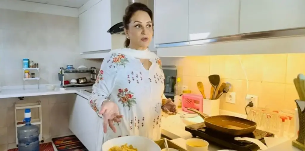 رمضان ٹرانسمیشن کے عوام پر منفی اثرات کے بارے میں بشرا انصاری