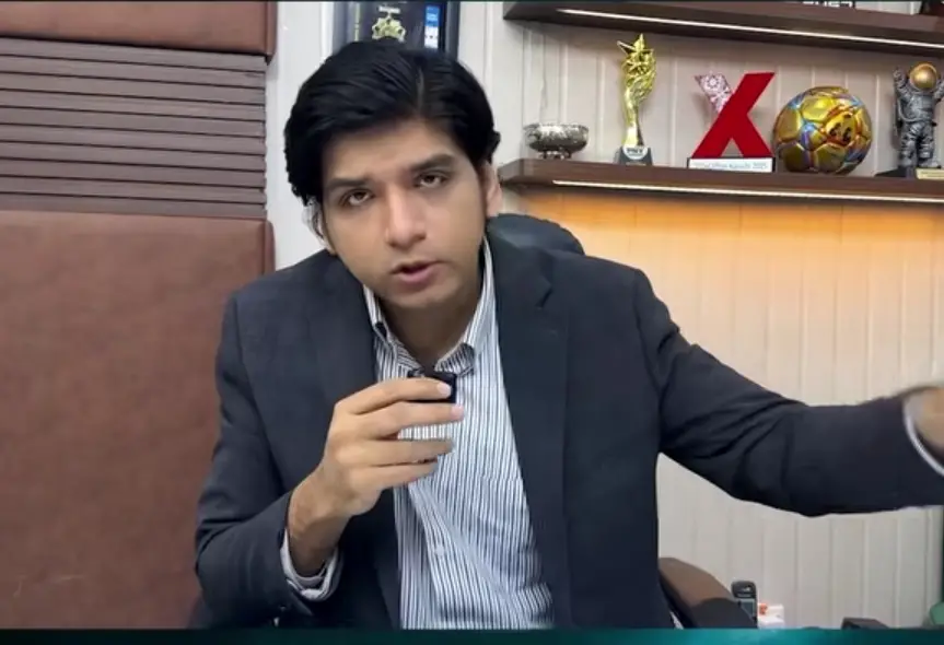ڈاکٹر افیون قیصر رمضان ٹرانسمیشن کے خلاف تقریر کرتے ہیں