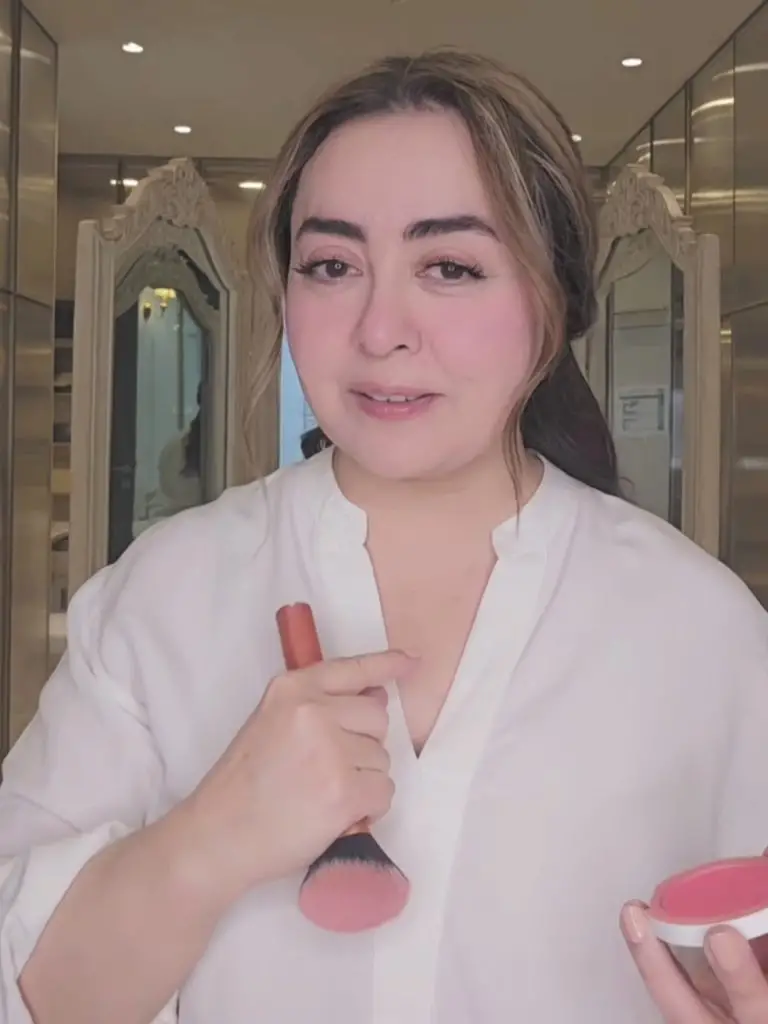 ماریہ بٹ نے فرشی شلوار فیشن کی وضاحت کی