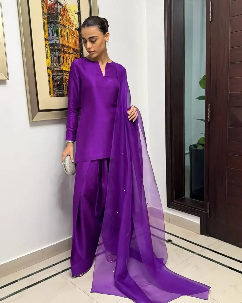 پاکستانی اداکارائیں فرشی شلوار رجحان کو گلے لگاتی ہیں