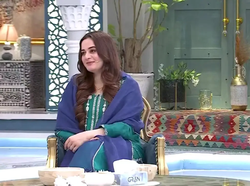 ایمن خان نے اپنی واپسی کے منصوبوں کو شیئر کیا ہے