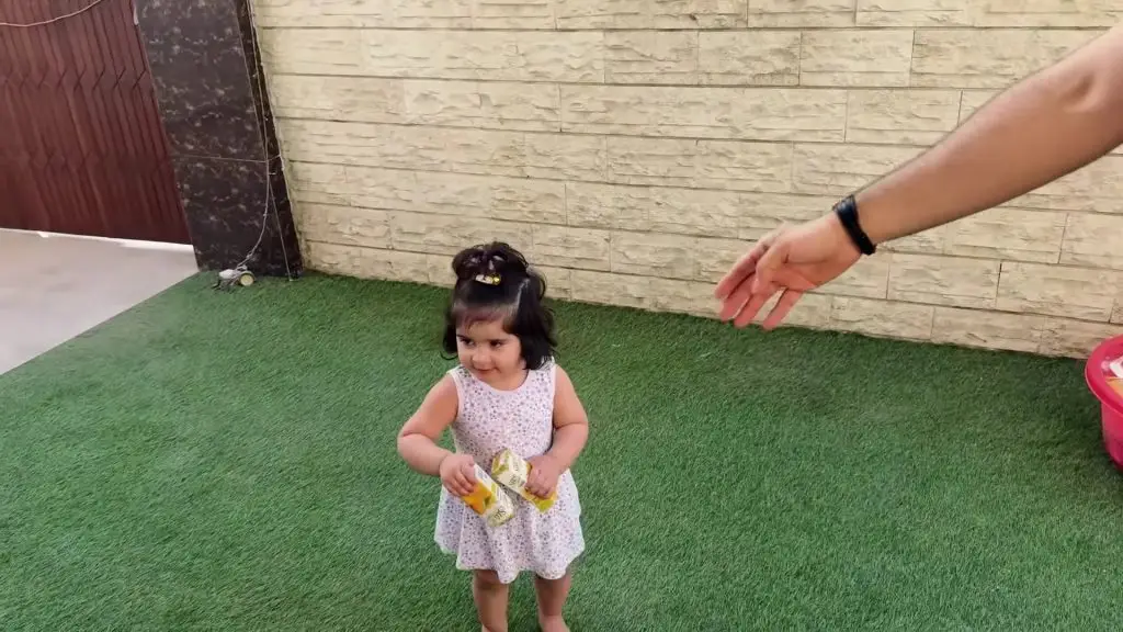رمضان المبارک سے تعلق رکھنے والے ایمن خان خوبصورت خاندانی تصاویر