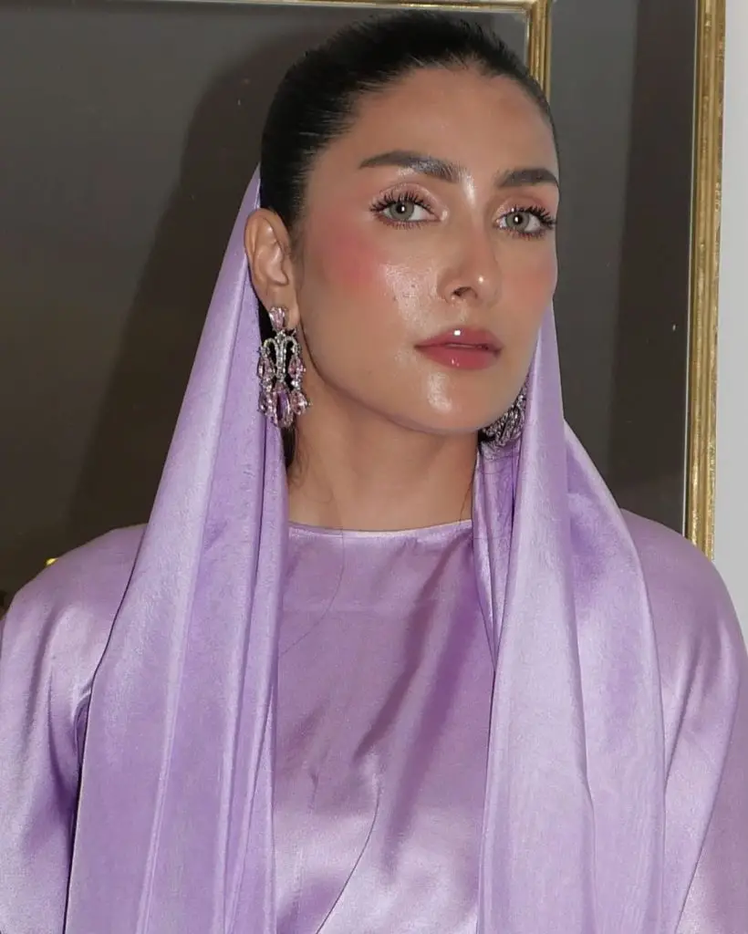 رمضان المبارک کے بارے میں آئیزا خان کی شکل مداحوں کو متاثر کرنے میں ناکام رہی