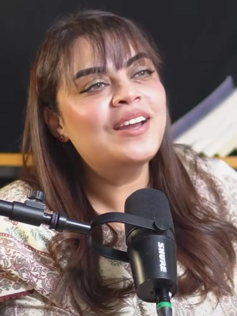 شیف اور ڈیجیٹل تخلیق کار معروف ہوٹلوں کے بارے میں سچائی کا انکشاف کرتے ہیں