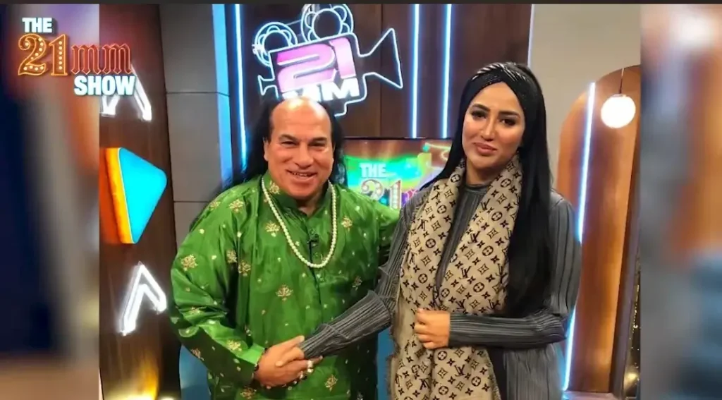ڈاکٹر افیون قیصر کے جبڑے سے گرنے والے ریمارکس ہیرا مانی اور متیرہ پر