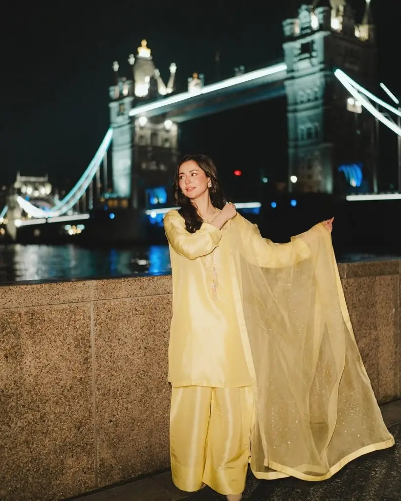 پاکستانی اداکارائیں فرشی شلوار رجحان کو گلے لگاتی ہیں