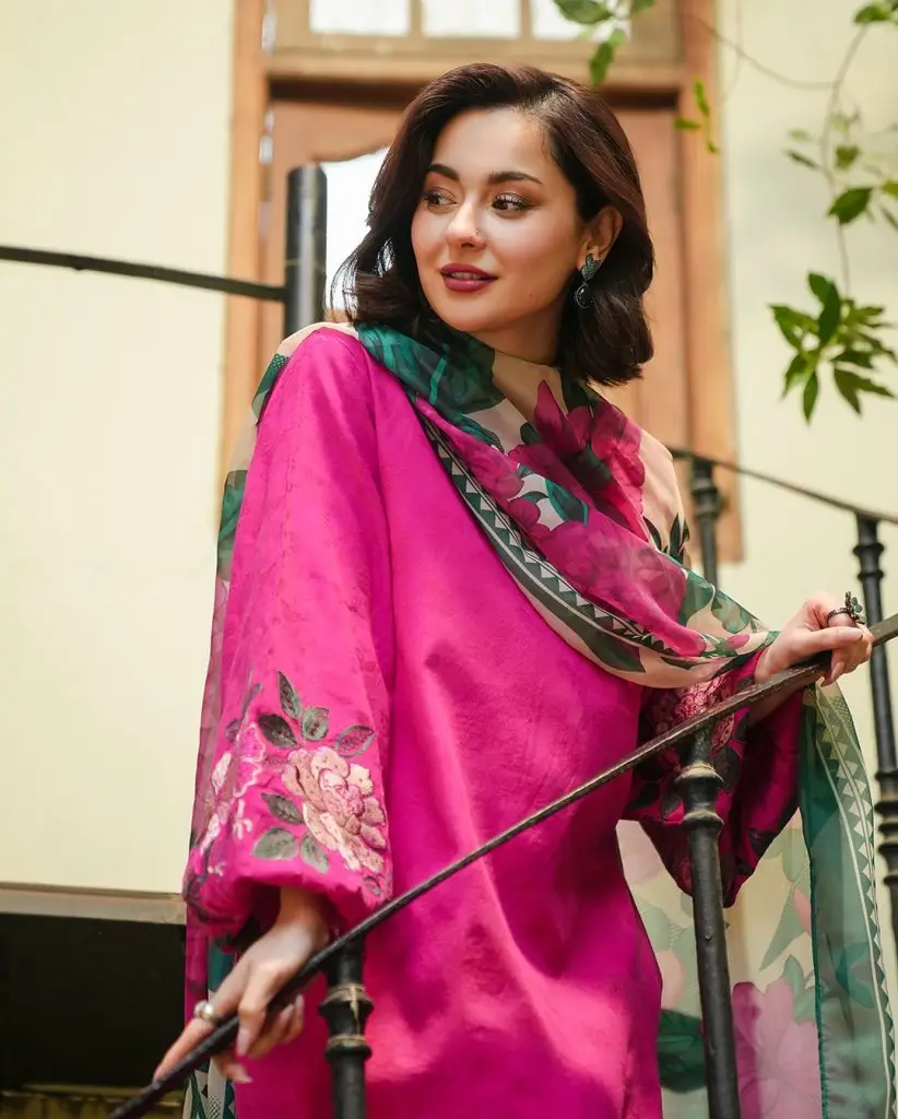 ہانیہ عامر انٹرویو کے لئے کتنا معاوضہ لیتے ہیں