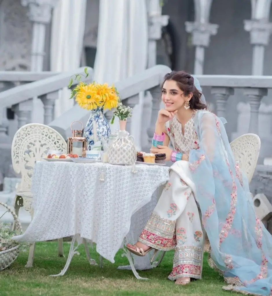 پاکستانی اداکارائیں فرشی شلوار رجحان کو گلے لگاتی ہیں
