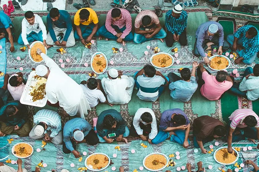رمضان المبارک ٹرانسمیشن پھر بمقابلہ - اقدار کو تبدیل کرنا