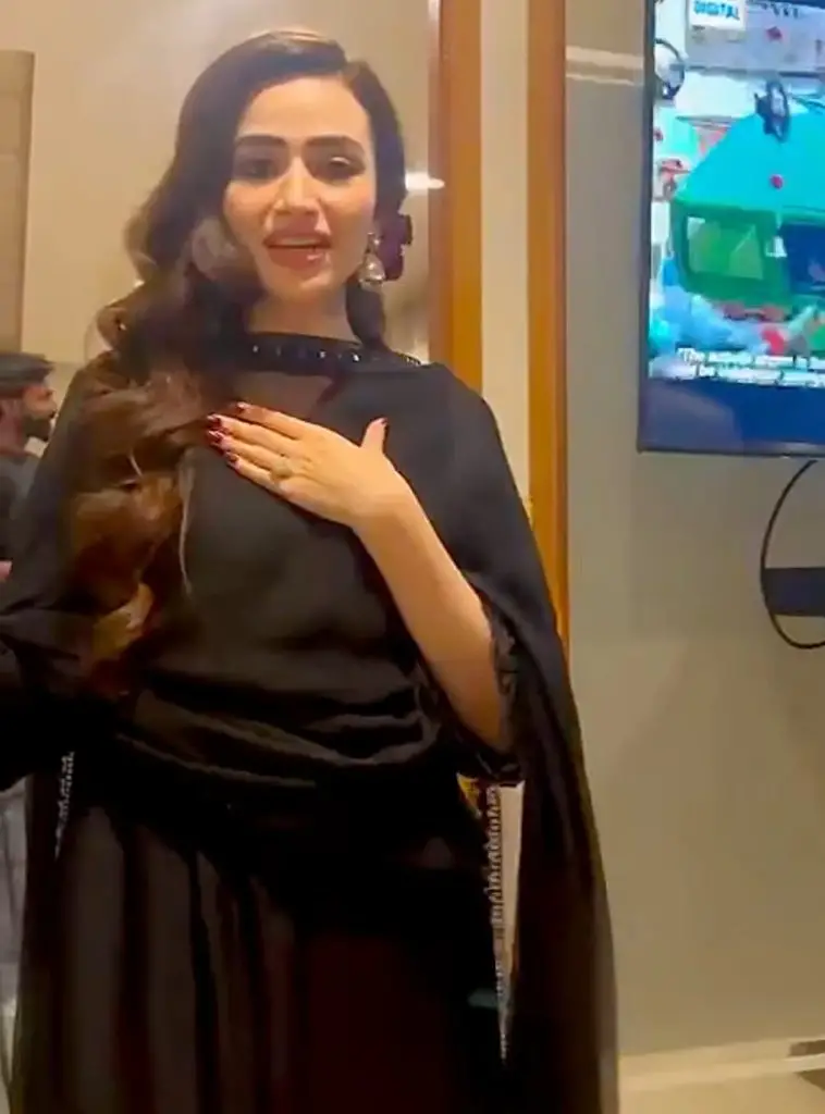 جے پی ایل کی جیت کے بعد ثانی جاوید اور شعیب ملک کی خوبصورت بات چیت
