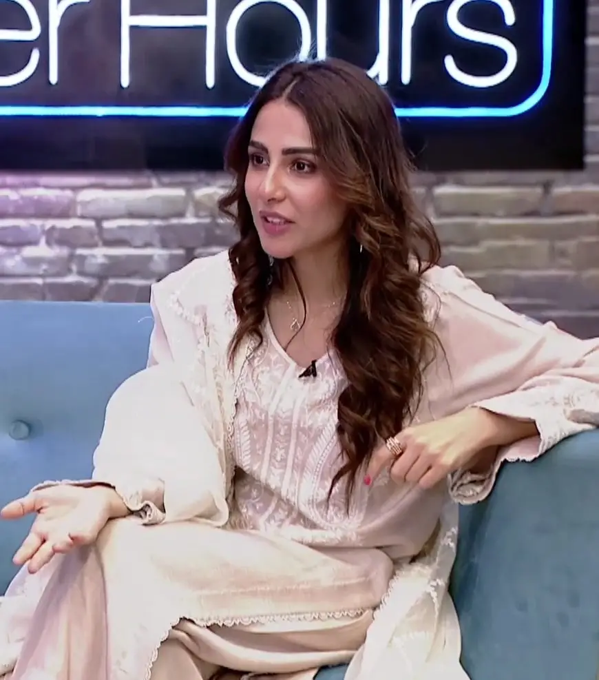 عشنا شاہ نے کاسمیٹک کا خراب طریقہ کار حاصل کرنے کا انکشاف کیا ہے