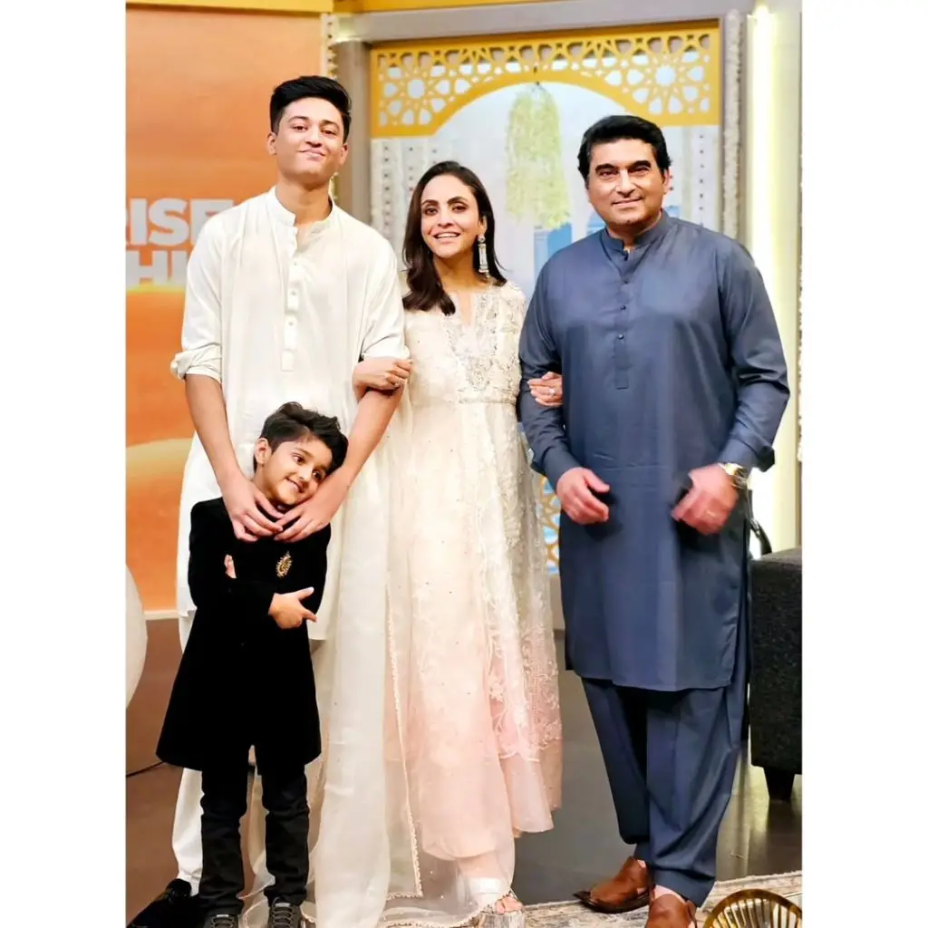 نادیہ خان کا بڑا بیٹا اسکرین پر اس میں شامل ہوگیا