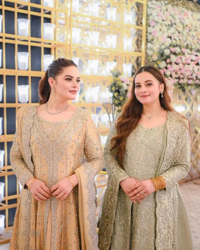 ایمن 'والیما سے بیٹیوں کے ساتھ ایمن خان اور منیب بٹ کلکس