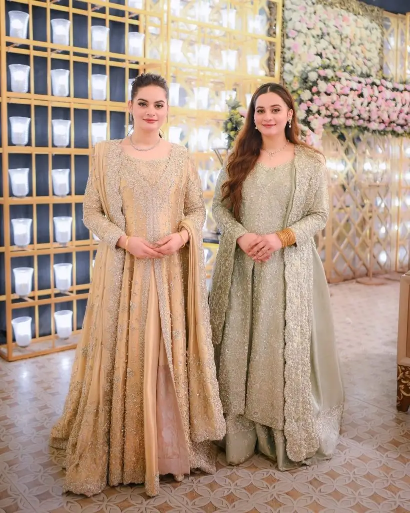 ایمن 'والیما سے بیٹیوں کے ساتھ ایمن خان اور منیب بٹ کلکس