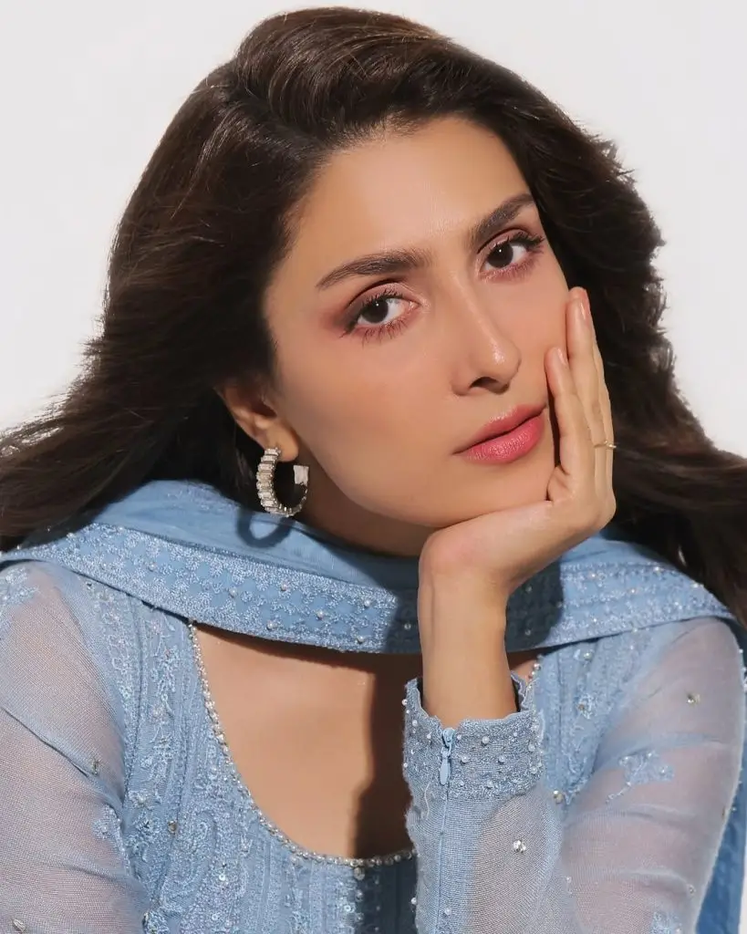 آئیزا خان نے اس کے غیر سنجیدہ سلوک پر تنقید کی