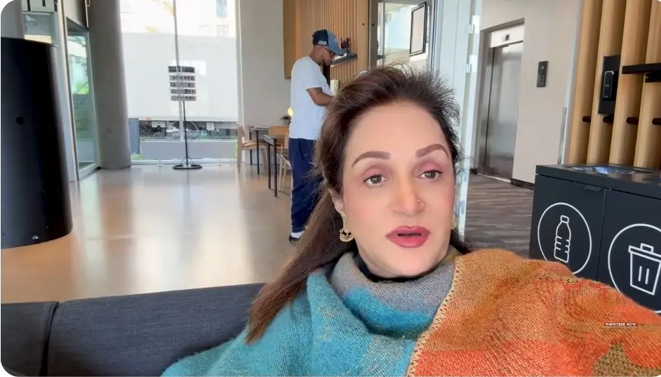 بشرا انصاری نے اپنی 69 ویں سالگرہ کے فضل کے ساتھ خیرمقدم کیا