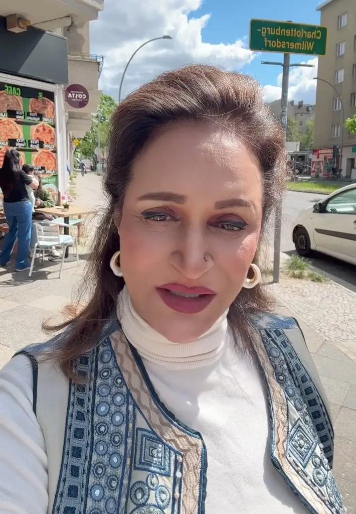 بشرا انصاری نے جاوید اختر کو ایک مناسب جواب دیا