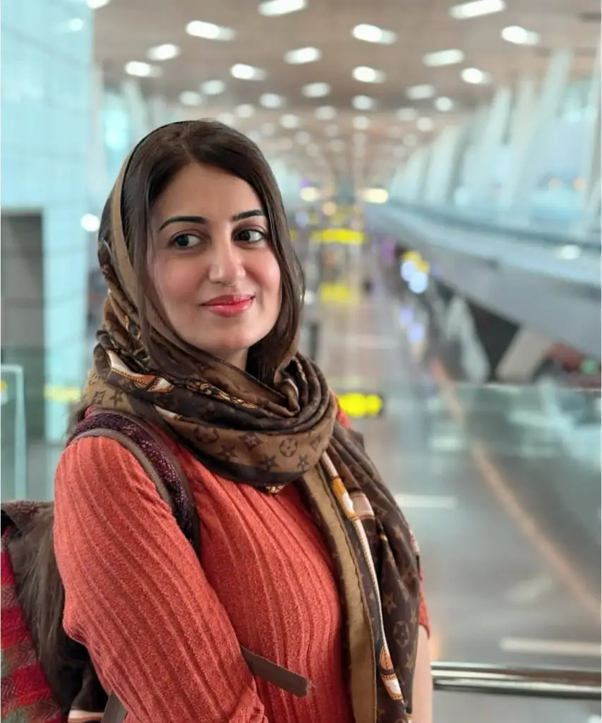 سینٹورینی جزیرے ، یونان میں فرح اکرر اور اکرر ال حسن