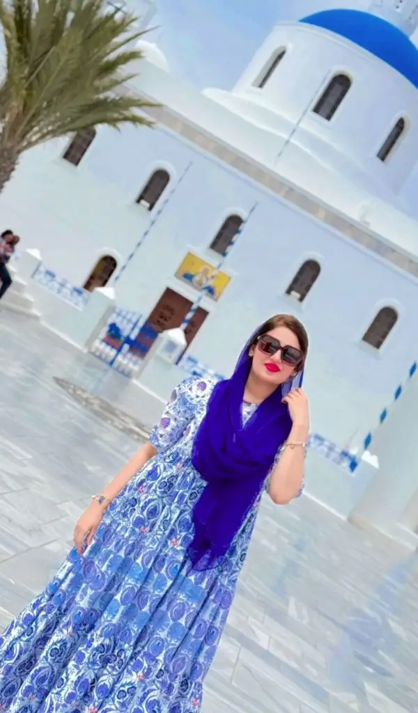 سینٹورینی جزیرے ، یونان میں فرح اکرر اور اکرر ال حسن