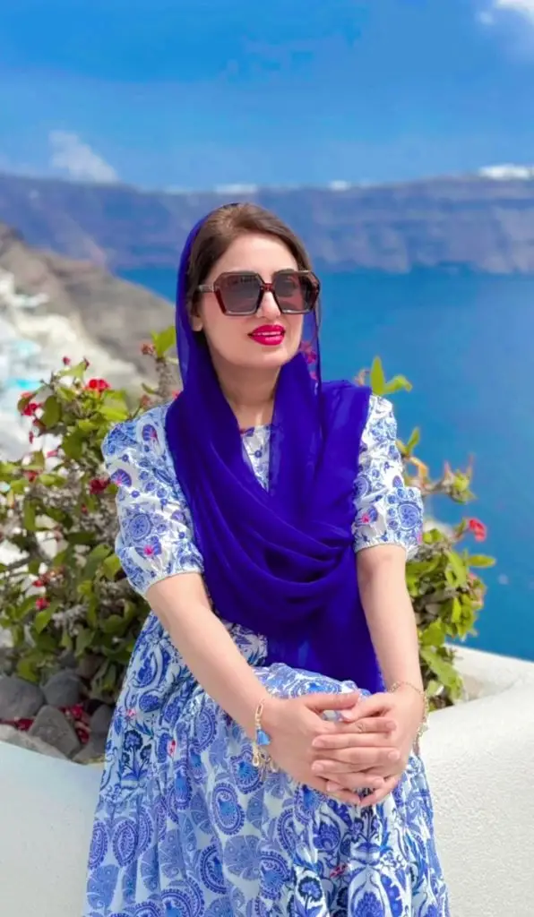 سینٹورینی جزیرے ، یونان میں فرح اکرر اور اکرر ال حسن