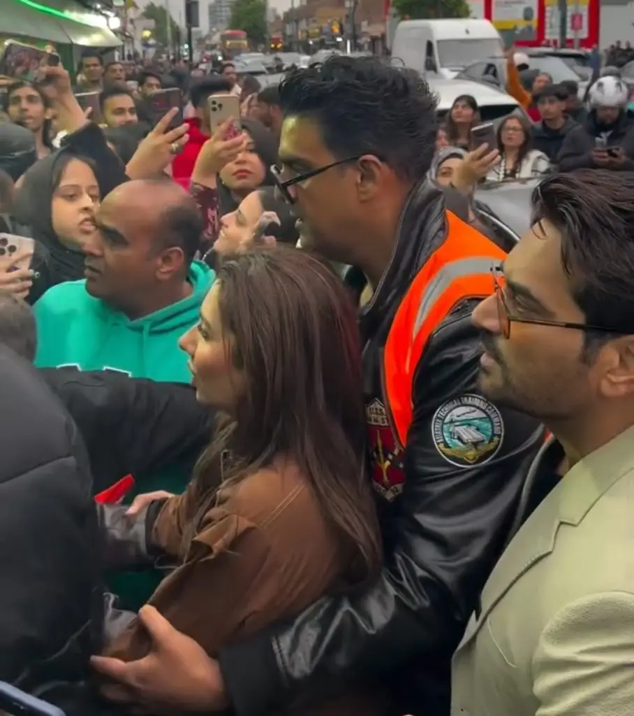 مہیرا خان لندن کی پروموشنز میشنڈلنگ: مجرم بے نقاب
