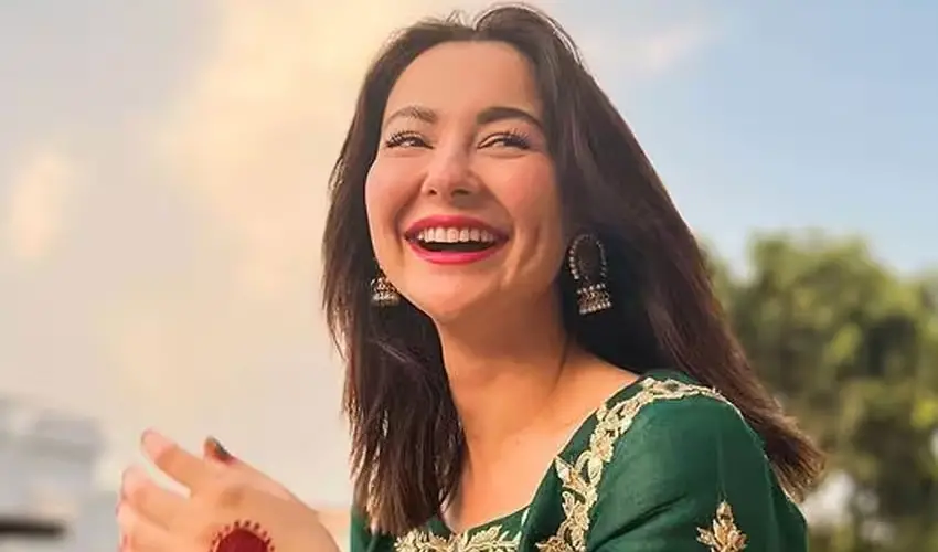 حب الوطنی اور پاکستانی مشہور شخصیات کے روی attitude ہ پر ریشم کا مقابلہ