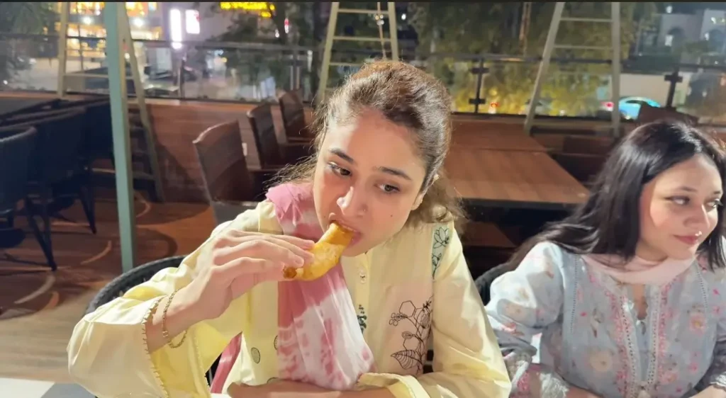 رجب بٹ نے اپنی اہلیہ کے ساتھ بدسلوکی کرنے کی تنقید کا جواب دیا
