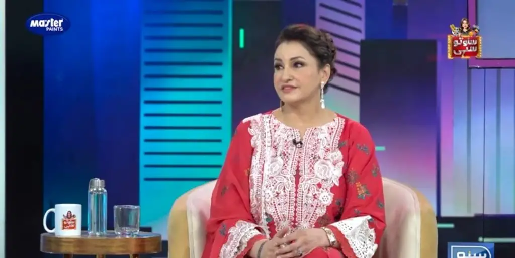 الیز شاہ نے پلاسٹک سرجری کی افواہوں کی تردید کی
