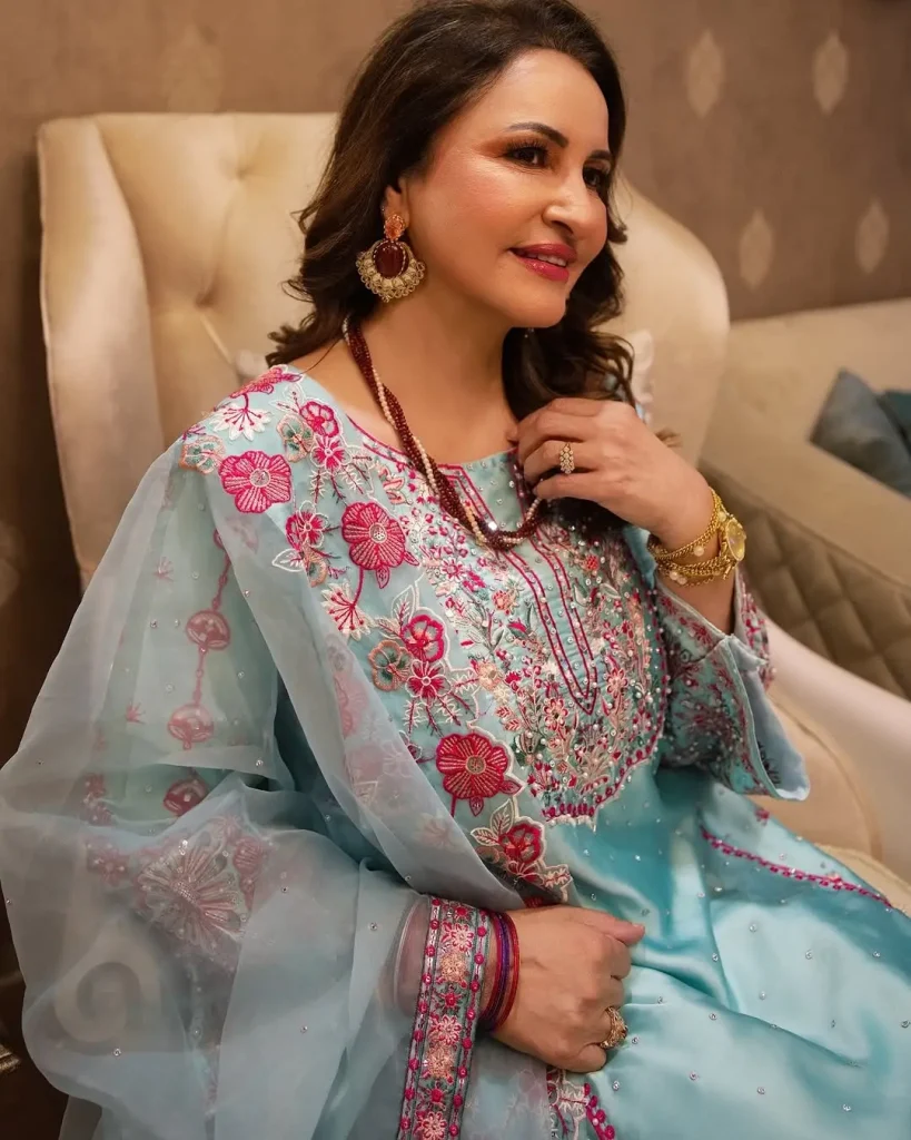 سبا فیصل پہلی بار اس کی کوویڈ تشخیص اور جدوجہد کا اشتراک کرتی ہے