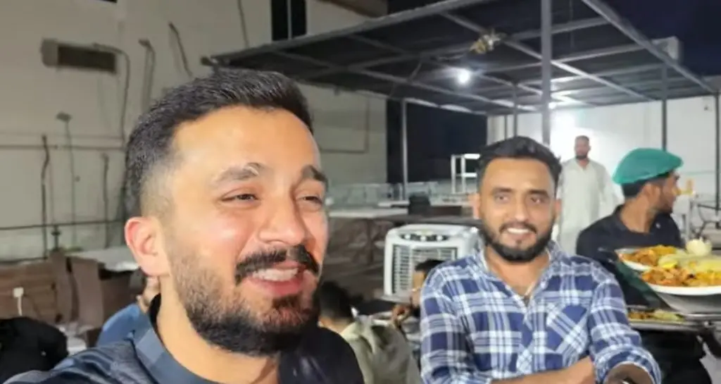 راجاب بٹ نے بیوی کے ساتھ ان کے ساتھ بد سلوکی کرنے پر تنقید کی
