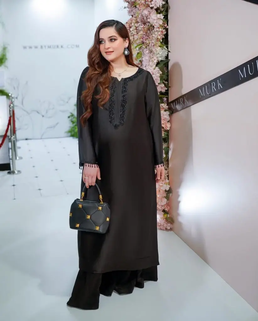 تیسری حمل کے موقع پر ایمن خان کو فیلیسیشن ملتے ہیں