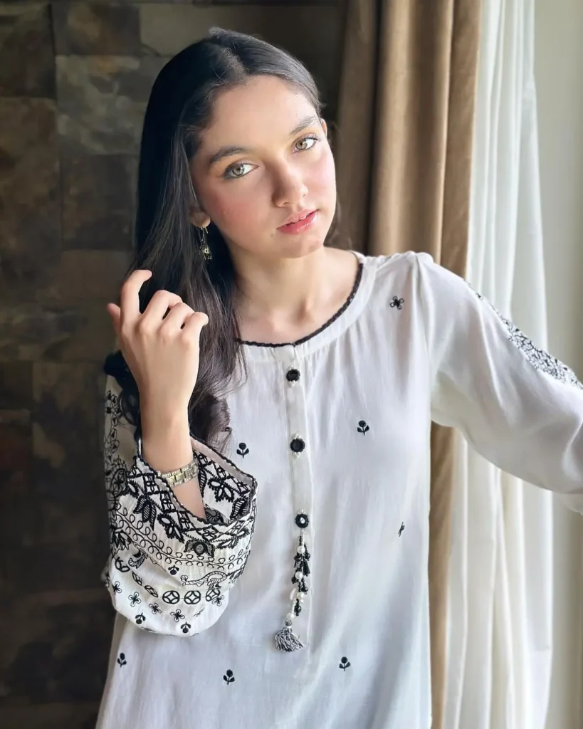 عینا آصف نے افسردگی کے بارے میں اپنے وائرل بیان کو واضح کیا