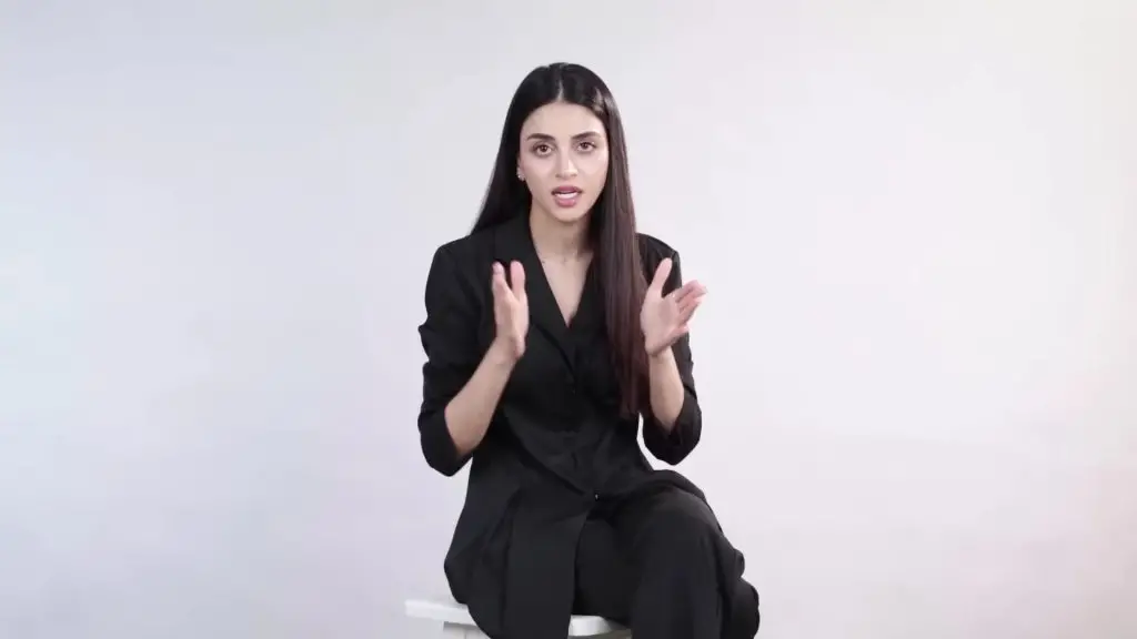 انمول بلوچ شائقین کو تعلقات کا مشورہ دیتا ہے