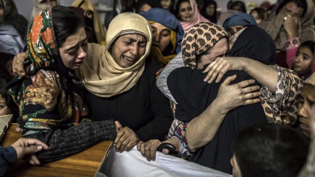 پاکستانی اداکاروں کے ہندوستان کے ساتھ رومانس کا عجیب معاملہ