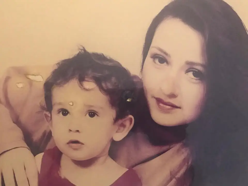 پاکستانی مشہور شخصیات مدرز ڈے 2025 کا جشن مناتی ہیں
