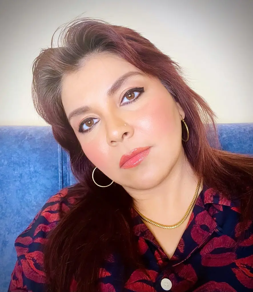 فیضہ حسن نے لوگوں سے پوچھ گچھ کی کہ وہ حب الوطنی سے پوچھ گچھ کرتے ہیں