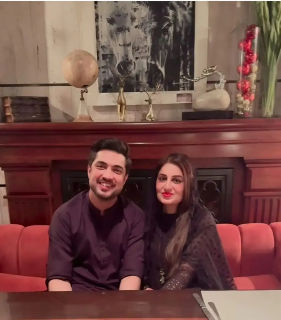 فرح اکرار کی شادی کی 13 ویں سالگرہ کی پوسٹ کو تنقید کا نشانہ بنایا گیا ہے