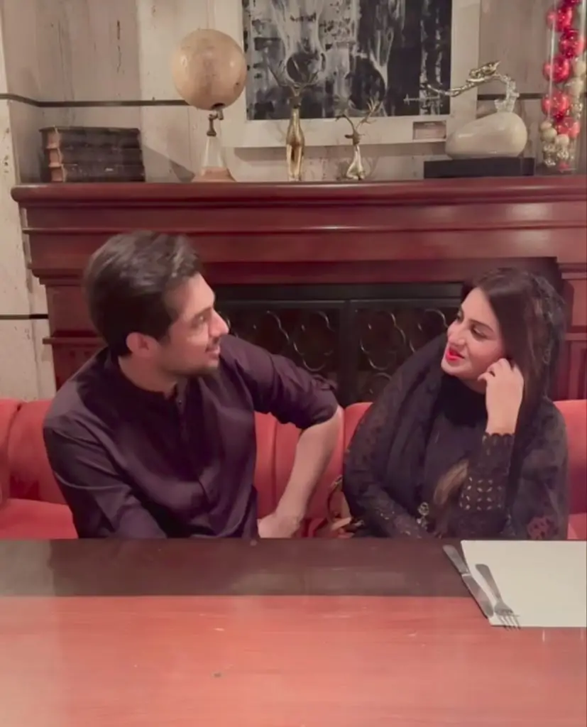 فرح اکرار کی شادی کی 13 ویں سالگرہ کی پوسٹ کو تنقید کا نشانہ بنایا گیا ہے