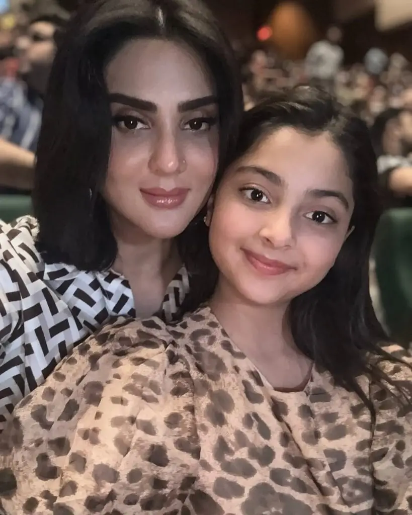 فیزا علی نے بیٹی کو بالی ووڈ فلم دکھانے کے لئے آگ لگائی