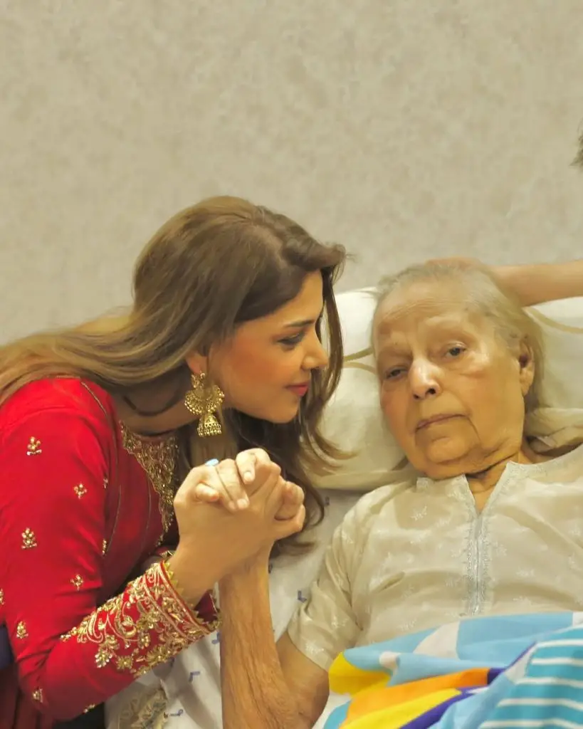 حدیثی کیانی کو مدر ڈے کے موقع پر دیر سے ماں کی یاد آتی ہے