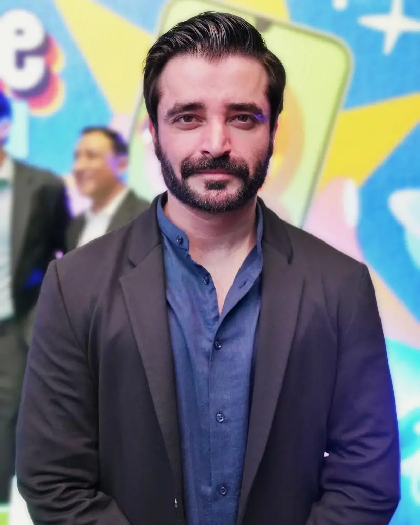 حمزہ علی عباسی اپنے دوستوں کے لئے نکاح کو انجام دینے کے بارے میں بات کرتے ہیں
