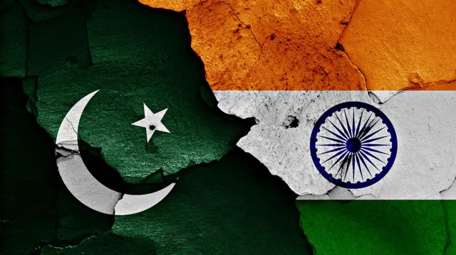 پاکستانی اداکاروں کے ہندوستان کے ساتھ رومانس کا عجیب معاملہ