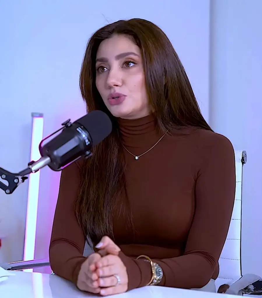 مہیرا خان والدین کی غیر فعال شادی پر بات کرتی ہیں