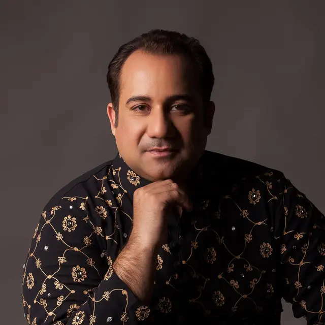 فائزہ حسن نے مشہور شخصیات سے پوچھ گچھ کرنے والے لوگوں سے تالیاں بجائیں